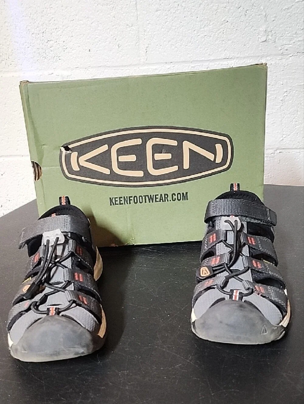 Keen Men’s Gray and Black Strappy Closed-Toe Hiking Sandals